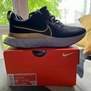 nike react infinity run flyknit 2, new!!! Never worn